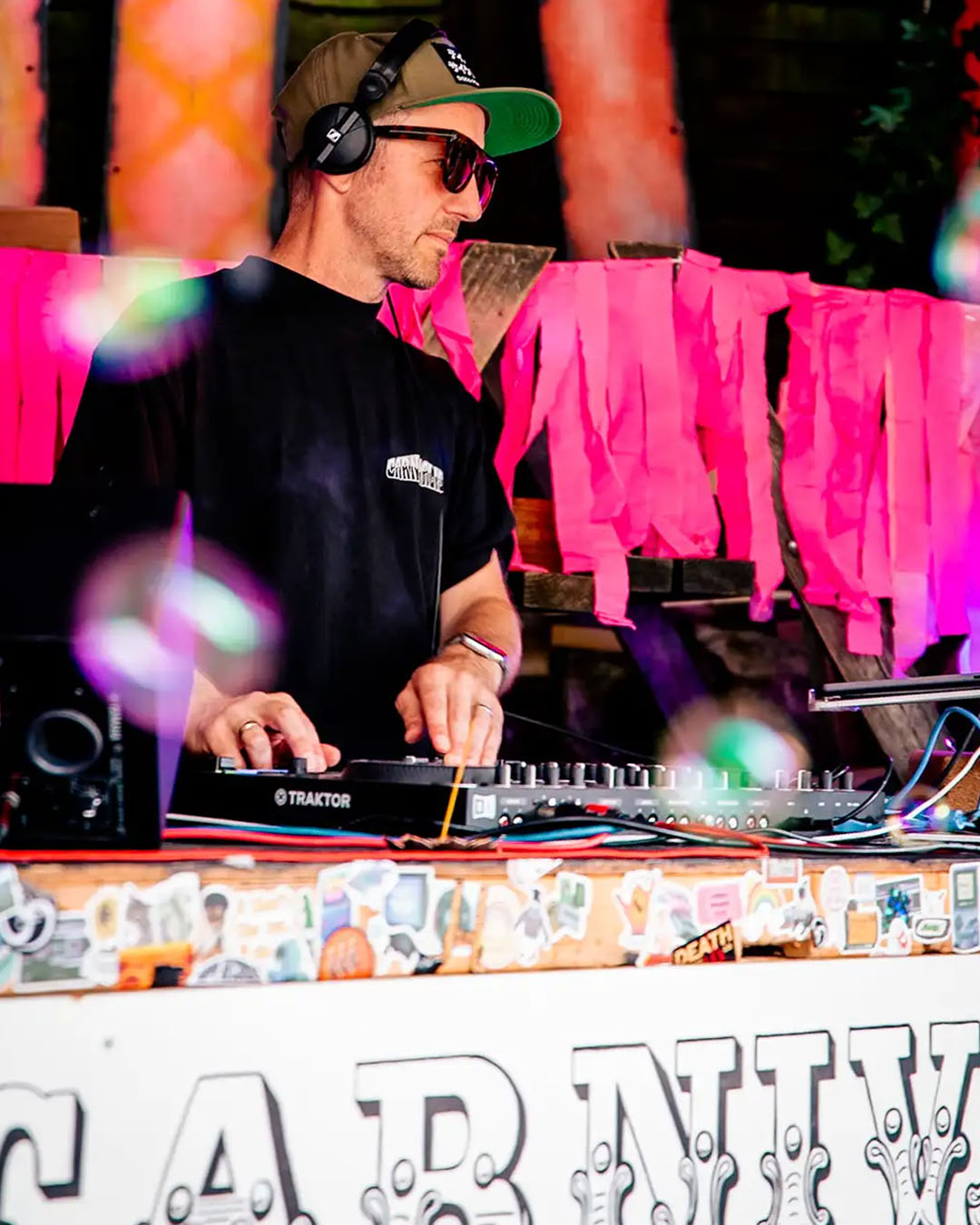Matt Richards Djing at a Carnivalism event
